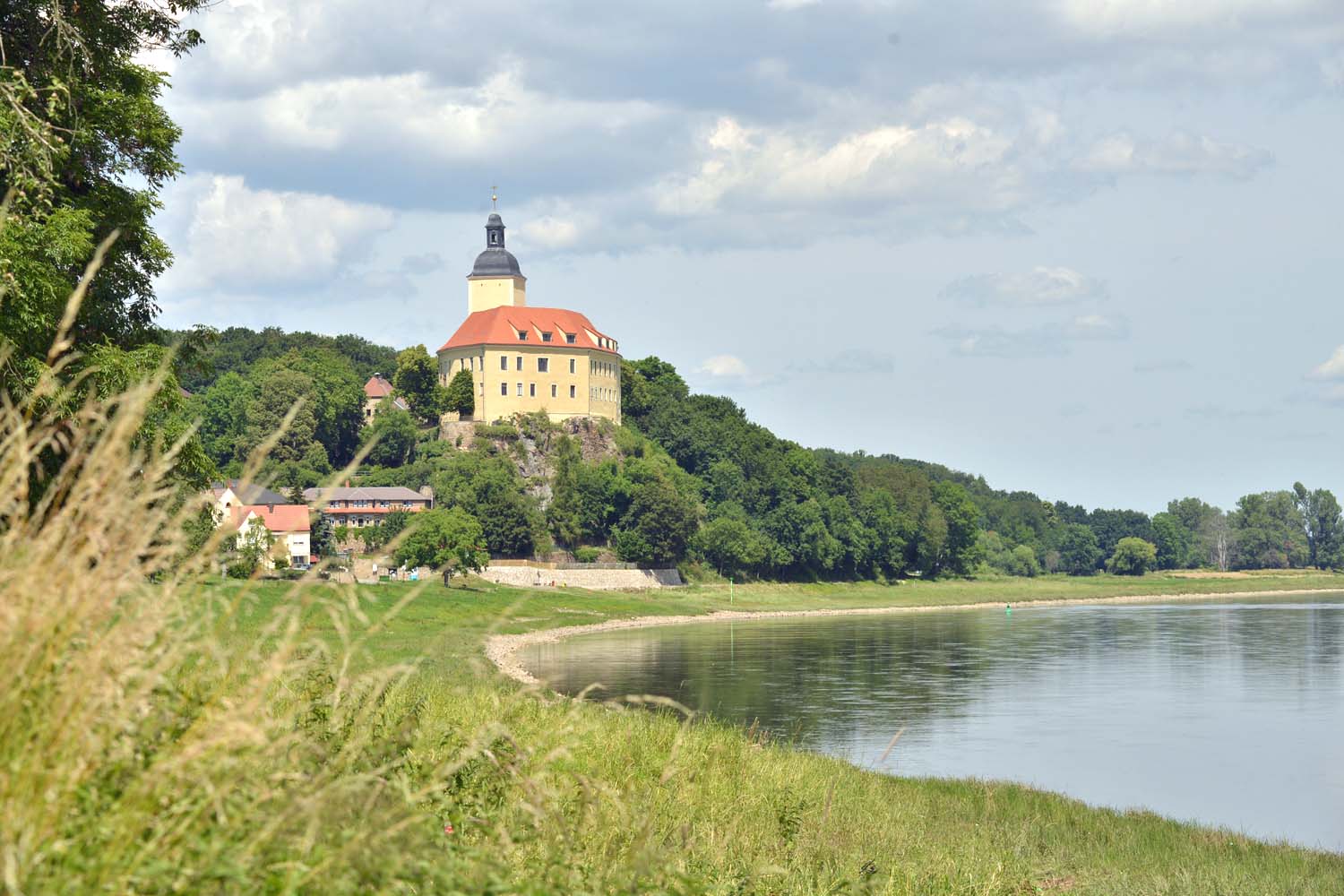 Schloss Hirschstein an der Elbe